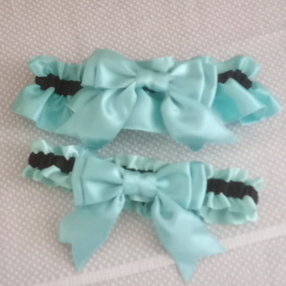 Turquoise and black wedding garter set. One toss garter and one keepsake garter. - Picture 1 of 1
